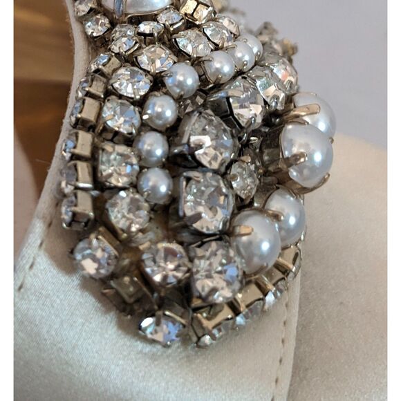 Badgley Mischka Ivory Odalis Ornamented Evening Sandals, Sz 9.5 LEFT & 8.5 RIGHT - Picture 14 of 14